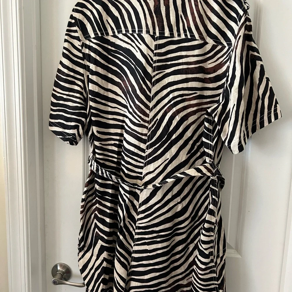 Black and cream colored jumper/ Linen